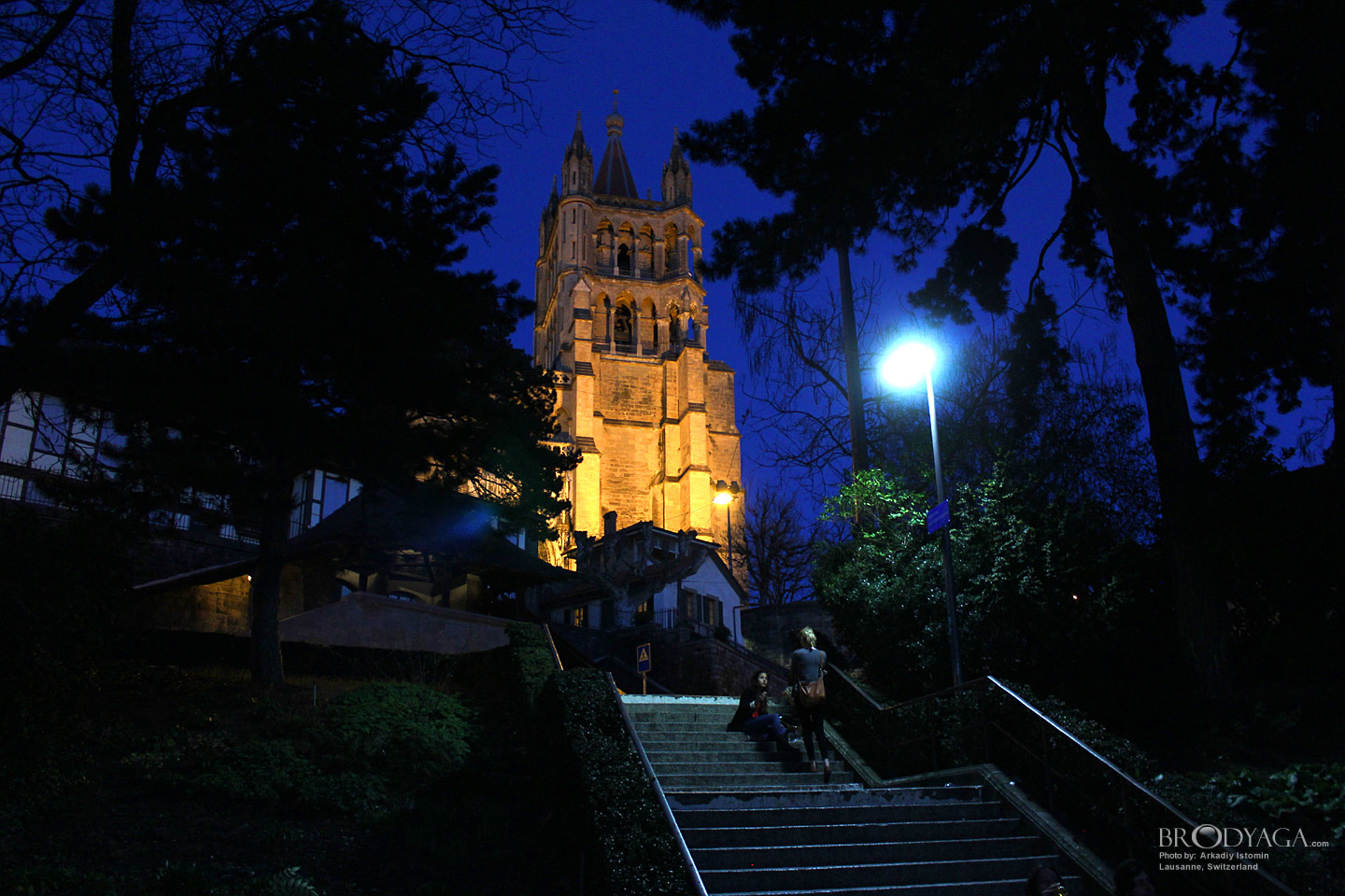 Lausanne by night